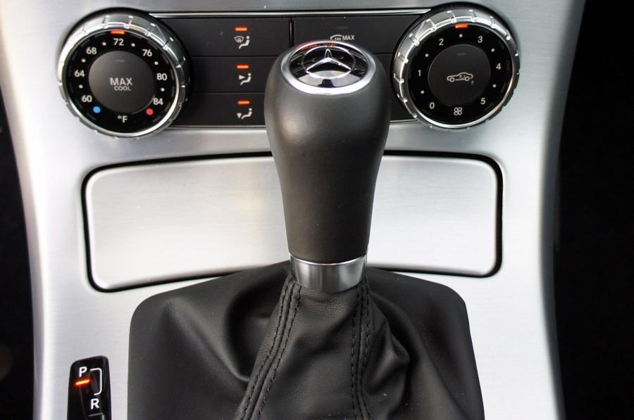  Mercedes-Benz SLK350 2012 года  (фото 19 из 44)